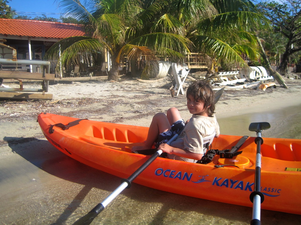 Kayaking in Utila honduras