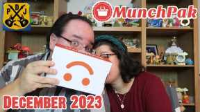 MunchPak Mini Snack Box - December 2023 Unboxing & Taste Test - The Questionable Book - ParoDeeJay