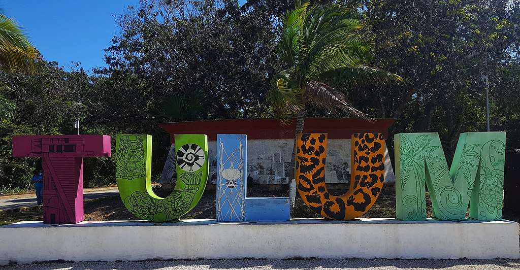 giant letters in tulum