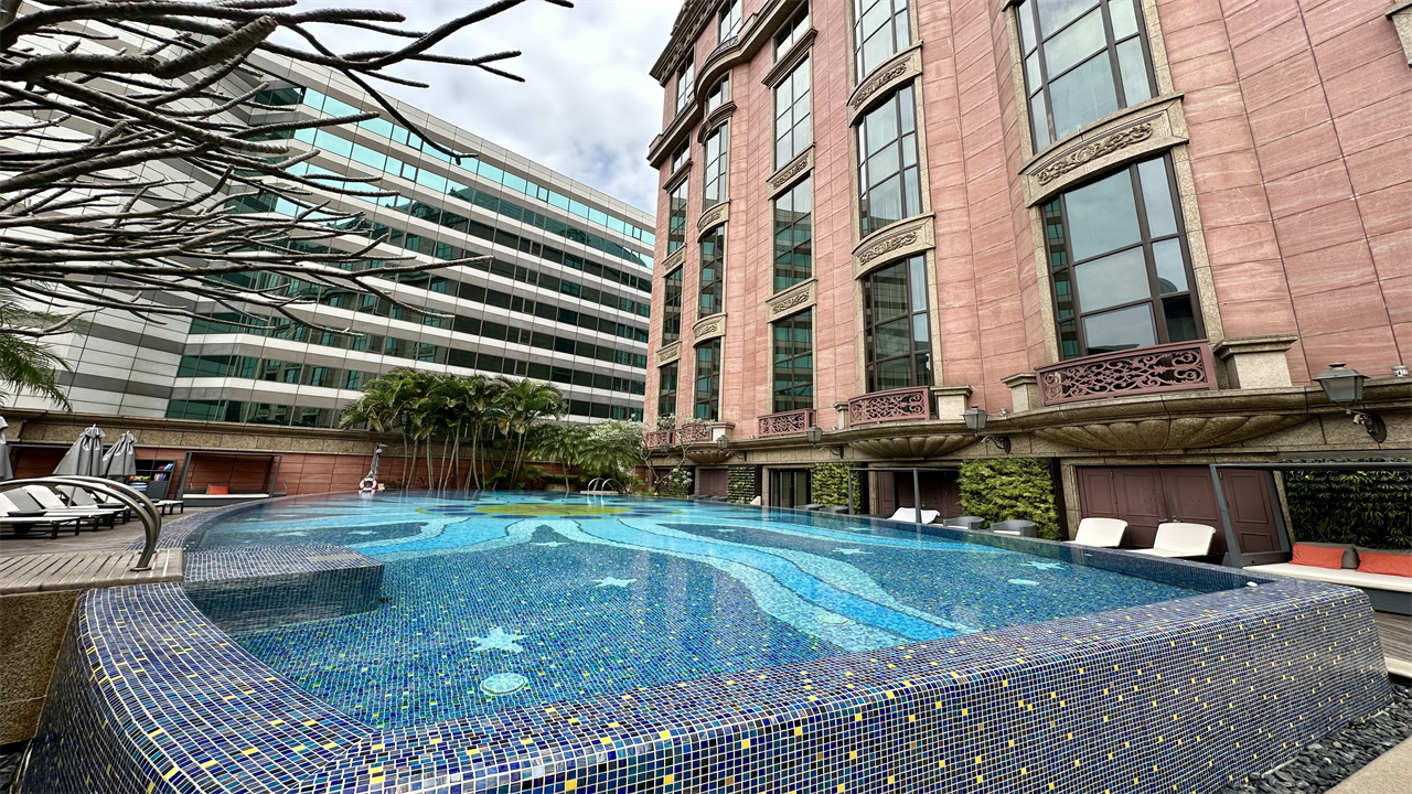 a pool in the Mandarin Oriental Taipei