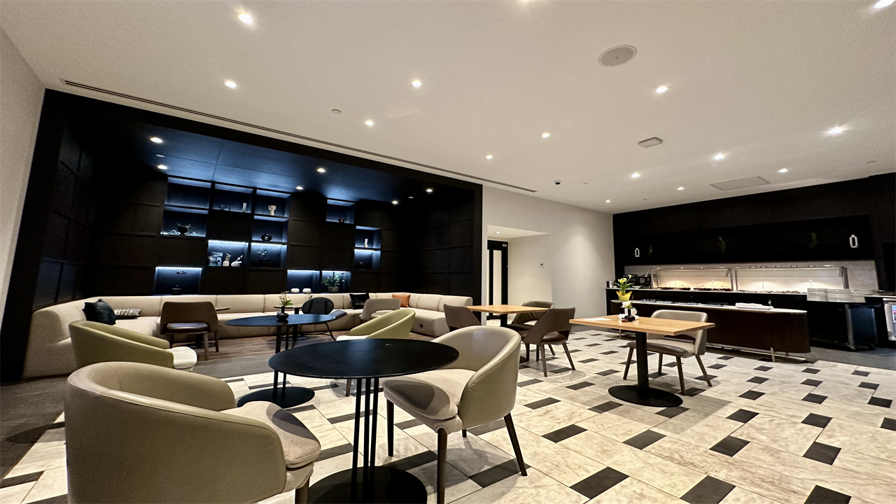 a room with a black and white tile floor and a black and white tile floor at the Montreal Marriott Chateau Champlain