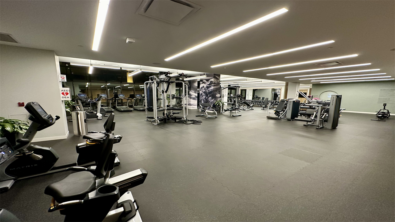 a gym with exercise equipment at the Montreal Marriott Chateau Champlain